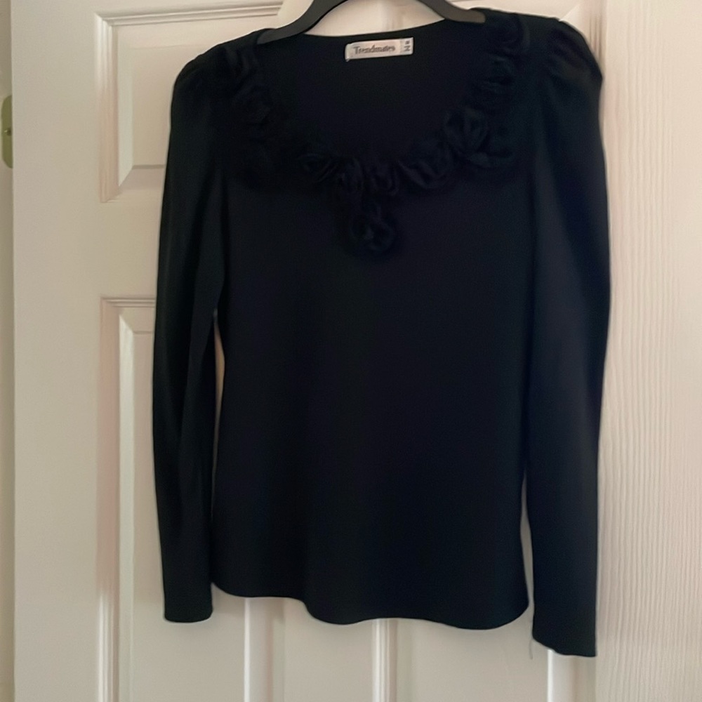 Trendmates long puffed sleeve black ribbed top